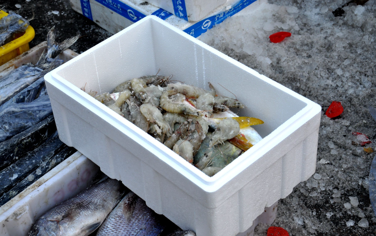 海鲜产业中的泡沫塑料使用及秦风机械的回收解决方案